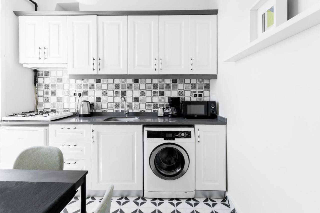 Modern Flat 5 Min To Galata Tower In Istiklal Ave Apartment Istanbul Exterior photo